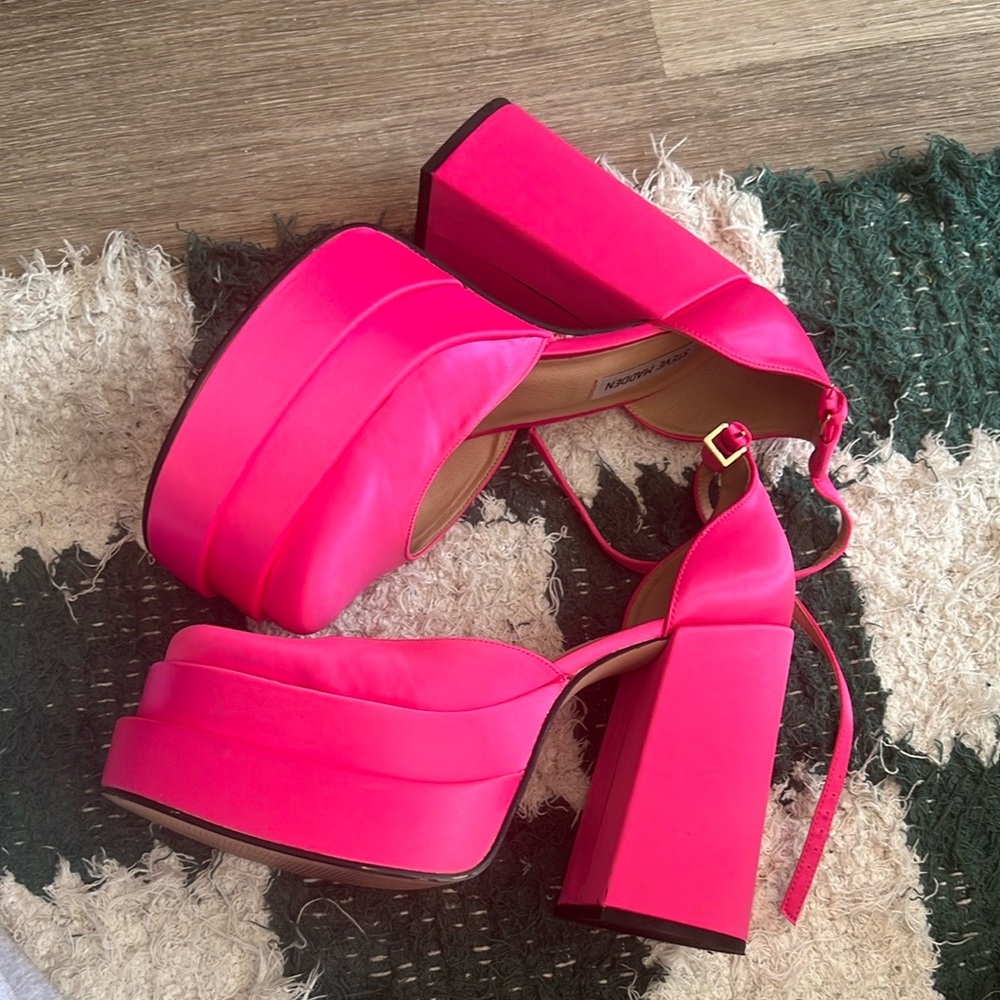 Steve Madden Charlize Pink Platform Heels ankle fasten